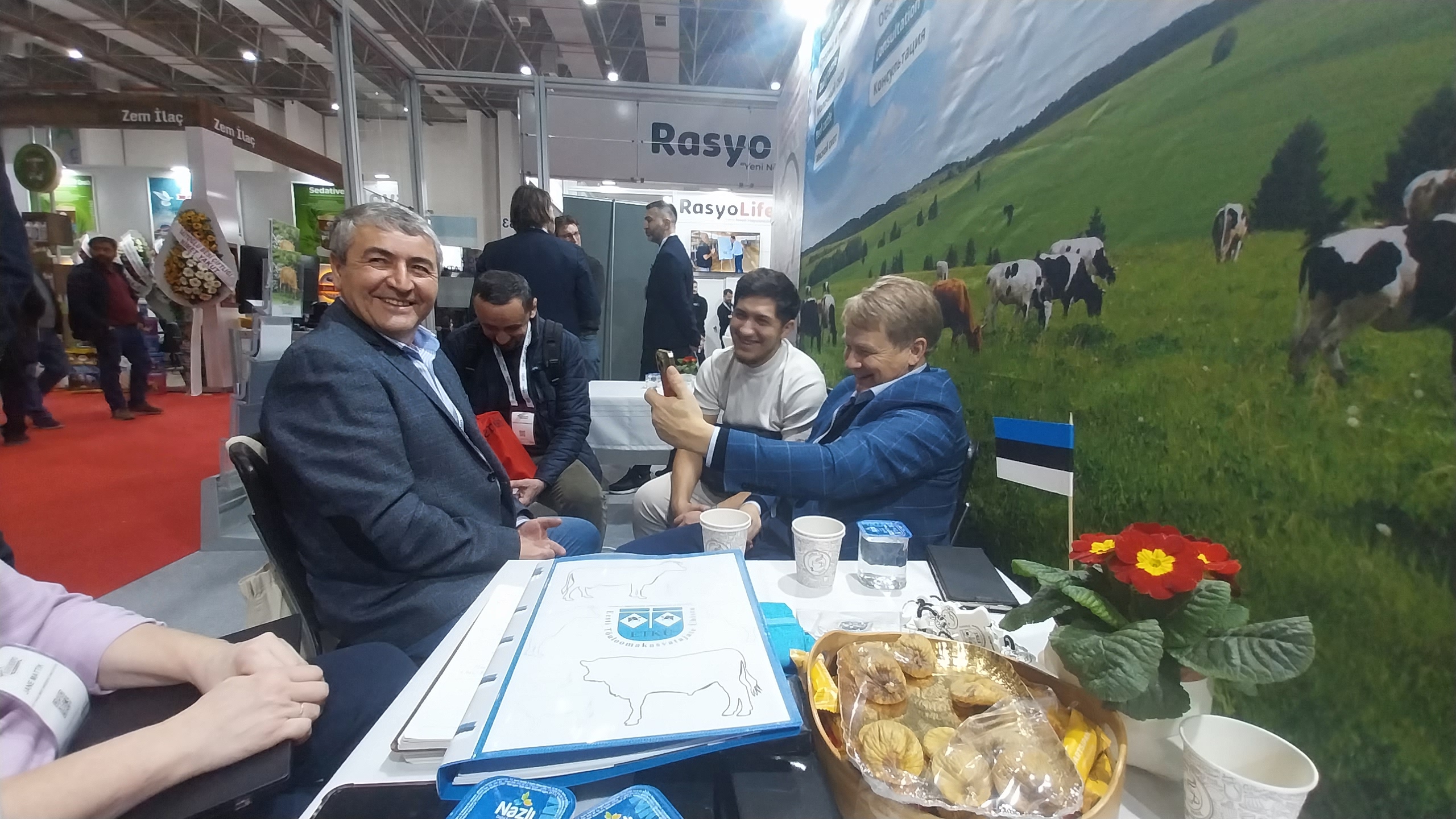 Eesti Tõuloomakasvatajate Ühistu (ETKÜ) osaleb Türgi suurimal põllumajandusmessil AgroExpo 2025, Izmiris. Juhatuse esimehe Tanel-Taavi Bulitko sõnul on messikül