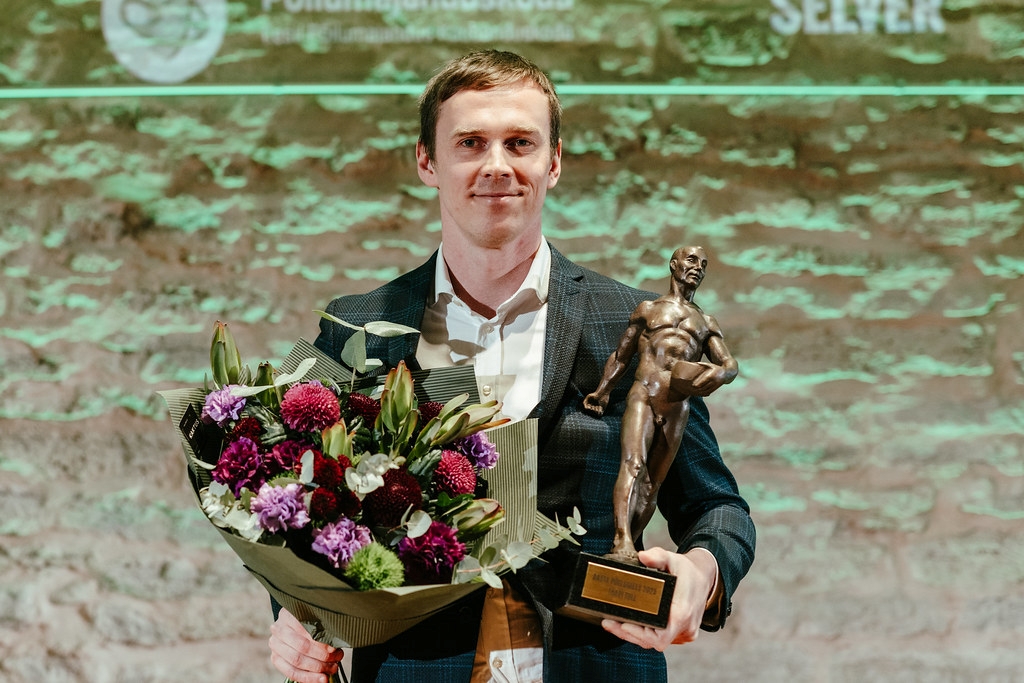 Eile kuulutati Riigikogu konverentsisaalis tänavuseks Aasta Põllumeheks Tartumaalt pärit Taavi Tull, OÜ Kumalane juhataja ja omanik. Traditsioonilise Külvaja ku