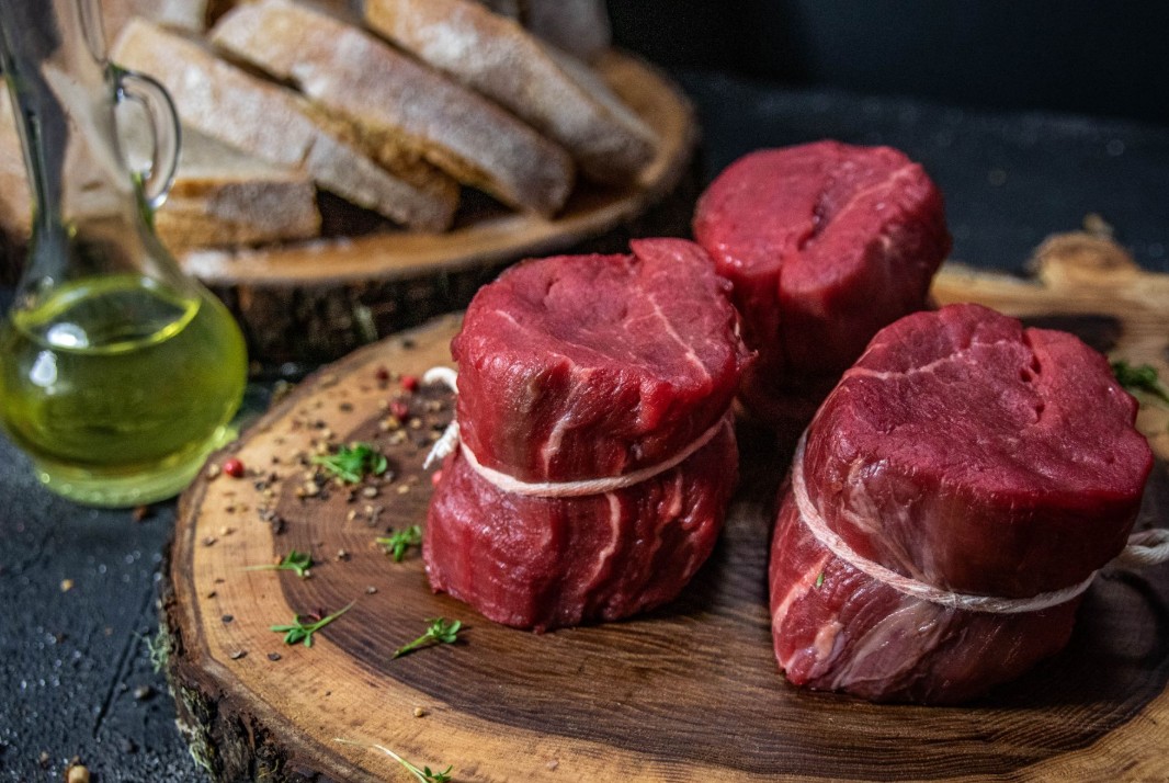 Ajakirja Progressive Cattle (Ag Proud) peatoimetaja David Cooper kirjutab, et USA värsked toitumisjuhised on toonud veiselihale kauaoodatud pöörde. Tema sõnul o